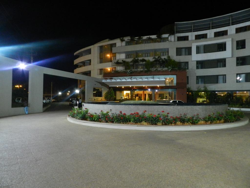 Hotel Rock Regency Toranagallu Exterior foto