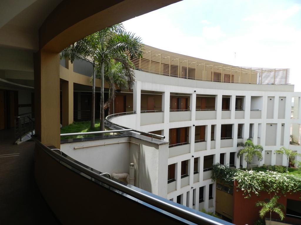 Hotel Rock Regency Toranagallu Exterior foto